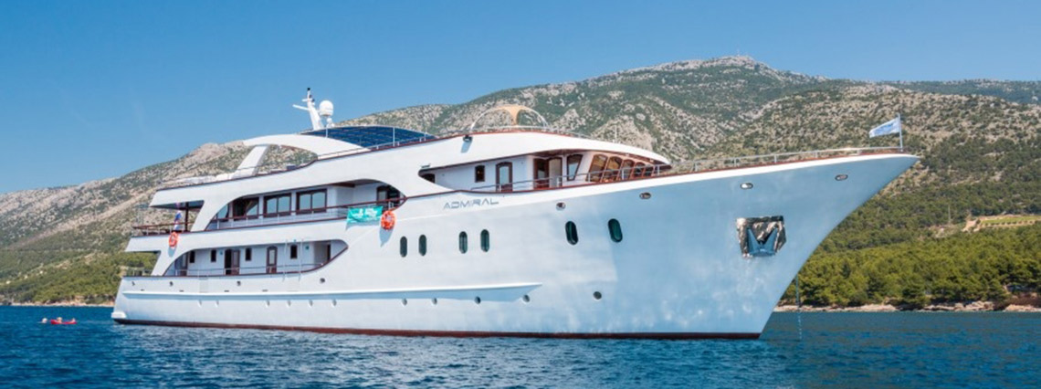 yacht cruising in croatia